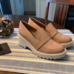 NWOT never worn Dolce Vita Henri Loafers Size 6